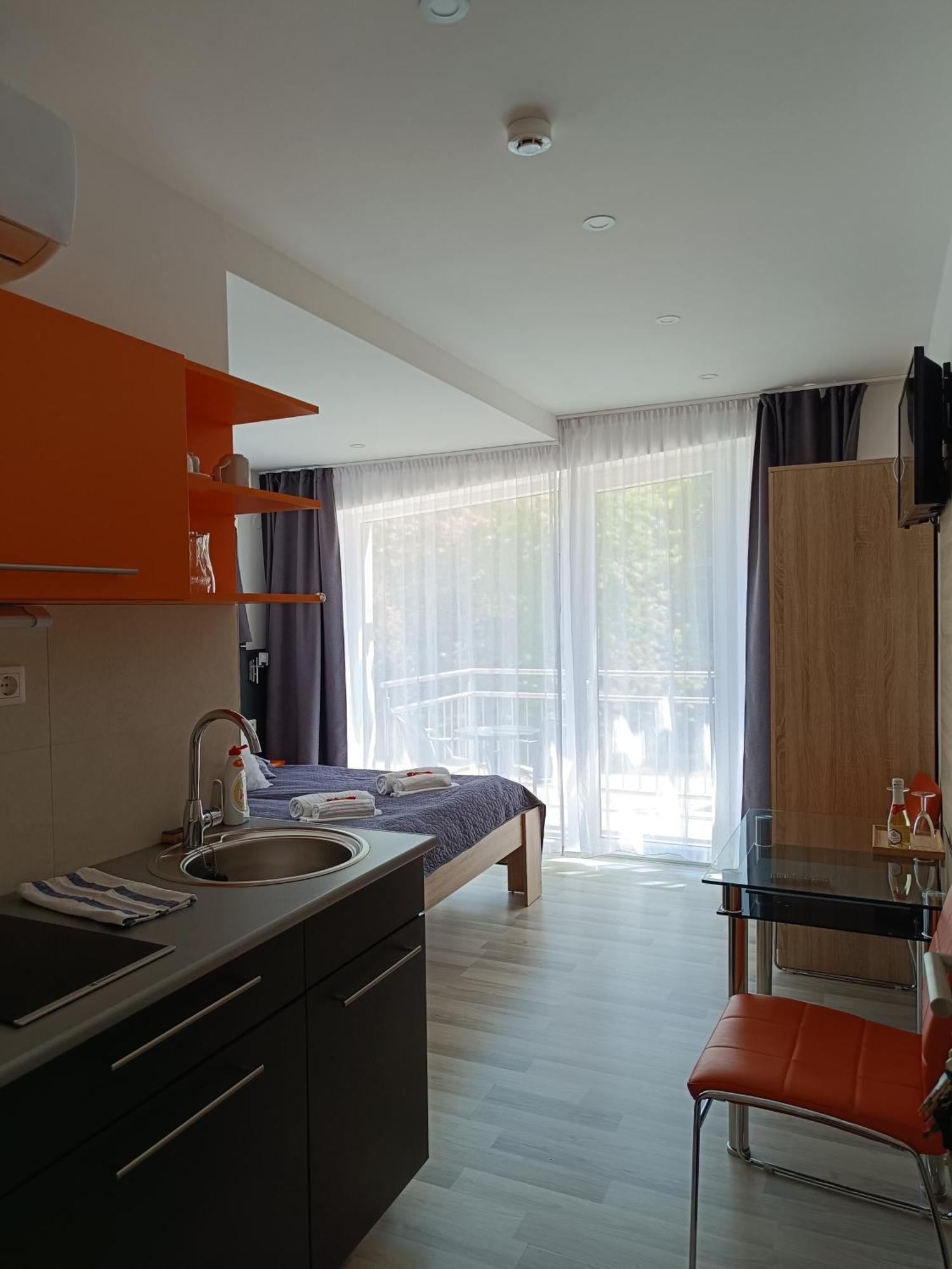 Ujhely Apartmanhaz Siófok Eksteriør billede
