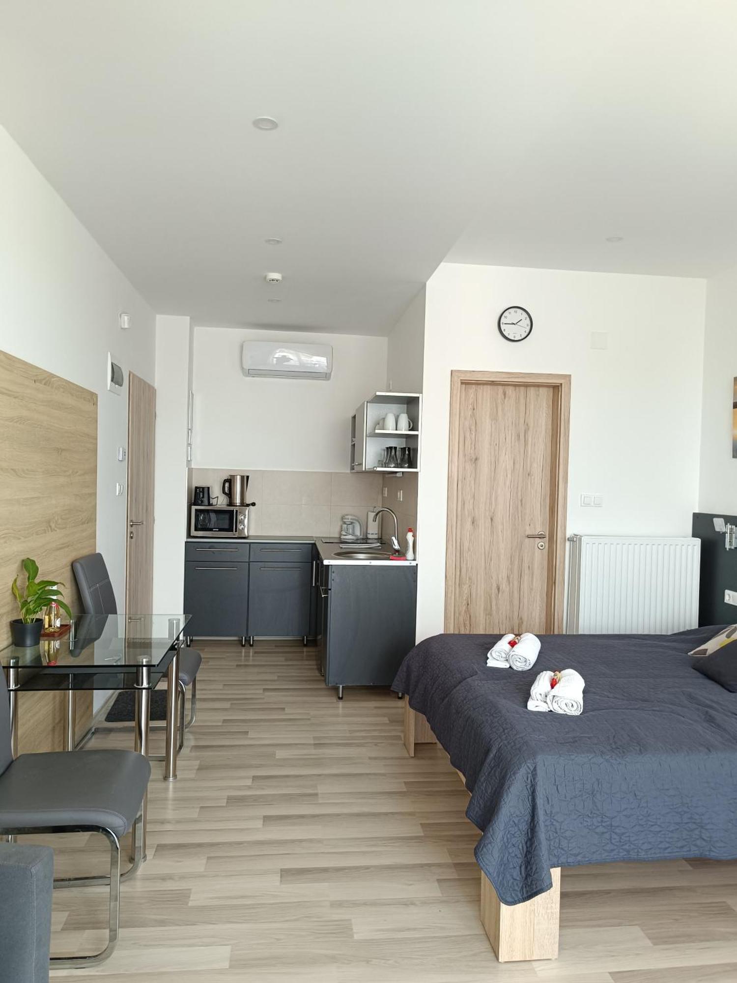 Ujhely Apartmanhaz Siófok Eksteriør billede