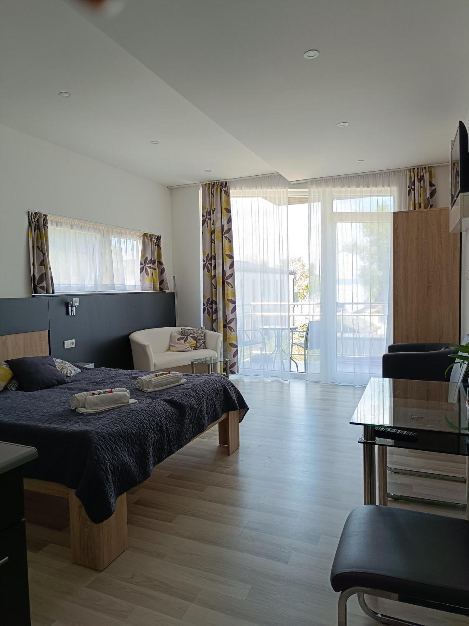 Ujhely Apartmanhaz Siófok Eksteriør billede
