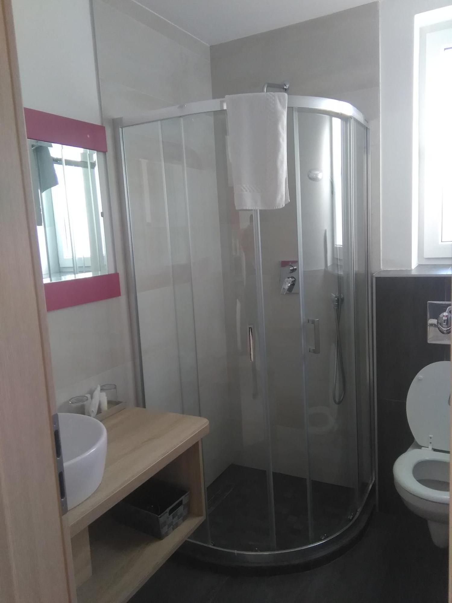 Ujhely Apartmanhaz Siófok Eksteriør billede
